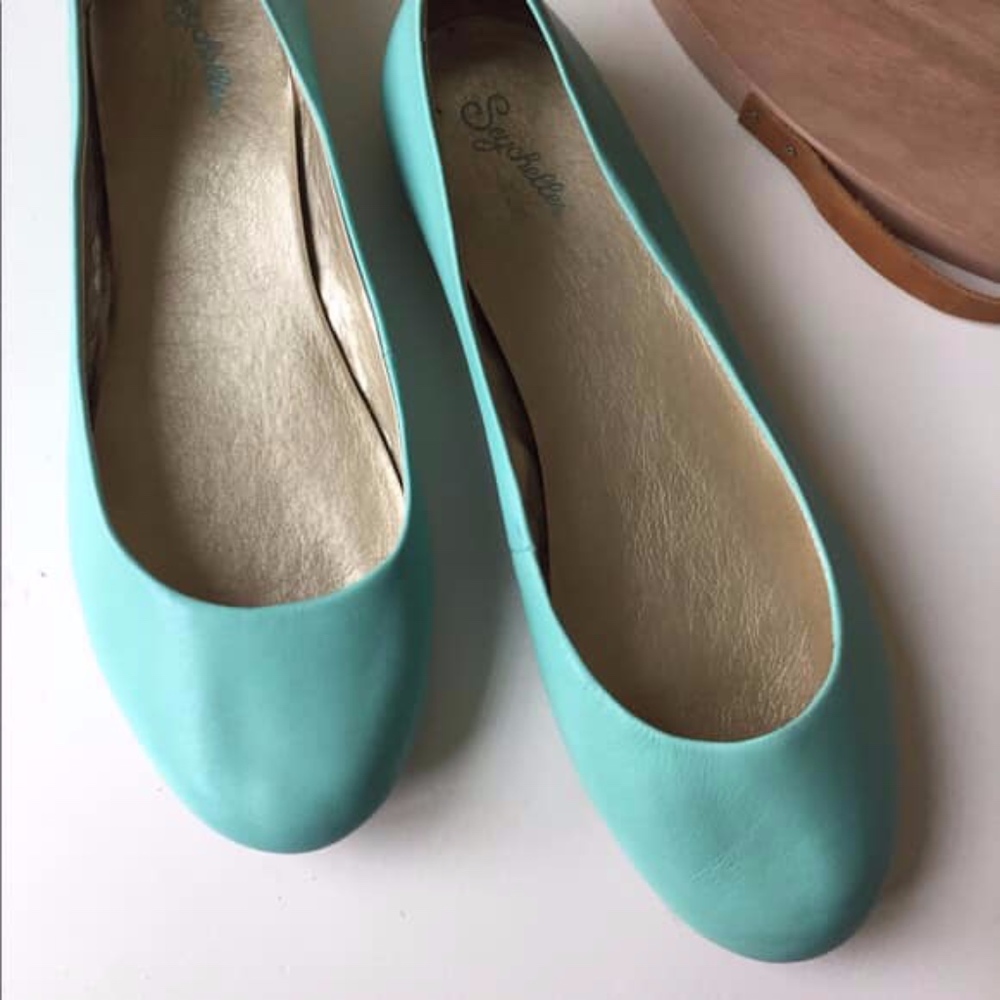 New Seychelles Gala Leather Flats in Mint - 9.5M